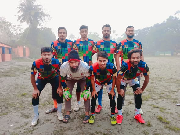 শীতের সকালে অনুশীলন ম্যাচ